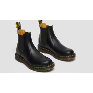 Dr. Martens 2976 Smooth Leather Chelsea Boot